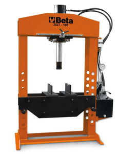 Beta 3027/100 ELEKTROHIDRAULIKUS ÁLLVÁNYOS PRÉS, MOZGÓ DUGATTYÚVAL termék fő termékképe
