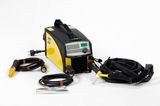 Caddy Tig 1500i TA33, 150A hegesztőkábel, TXH151 4M OKC50 AWI égő, fekete színű Warrior Tech pajzs, Curved Tig Glove XL kesztyű, Tig Pen és AWI égőtartó.