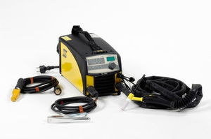 Caddy Tig 1500i TA33, 150A hegesztőkábel, TXH151 4M OKC50 AWI égő, fekete színű Warrior Tech pajzs, Curved Tig Glove XL kesztyű, Tig Pen és AWI égőtartó. termék fő termékképe